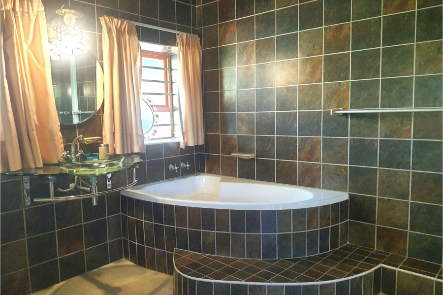 3 Bedroom Property for Sale in Menkenkop Western Cape